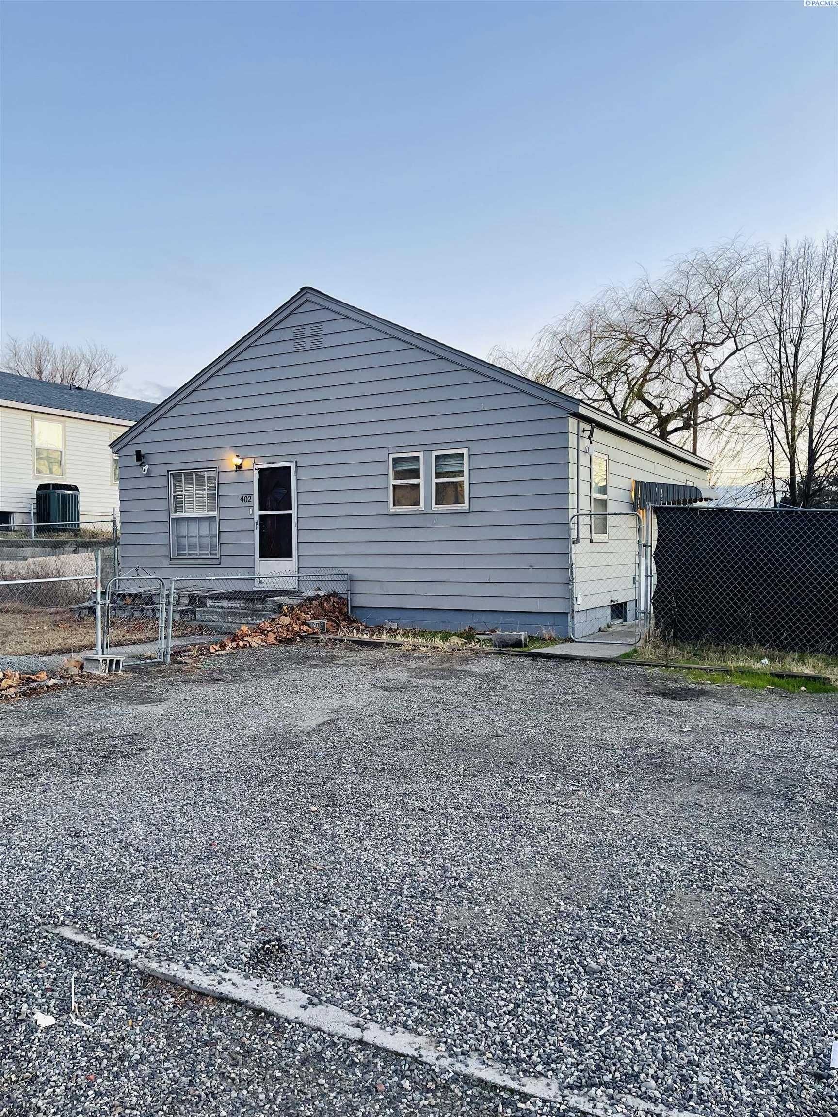 Photo of Newly Listed – 402 E 5th Ave., Kennewick, WA 99336