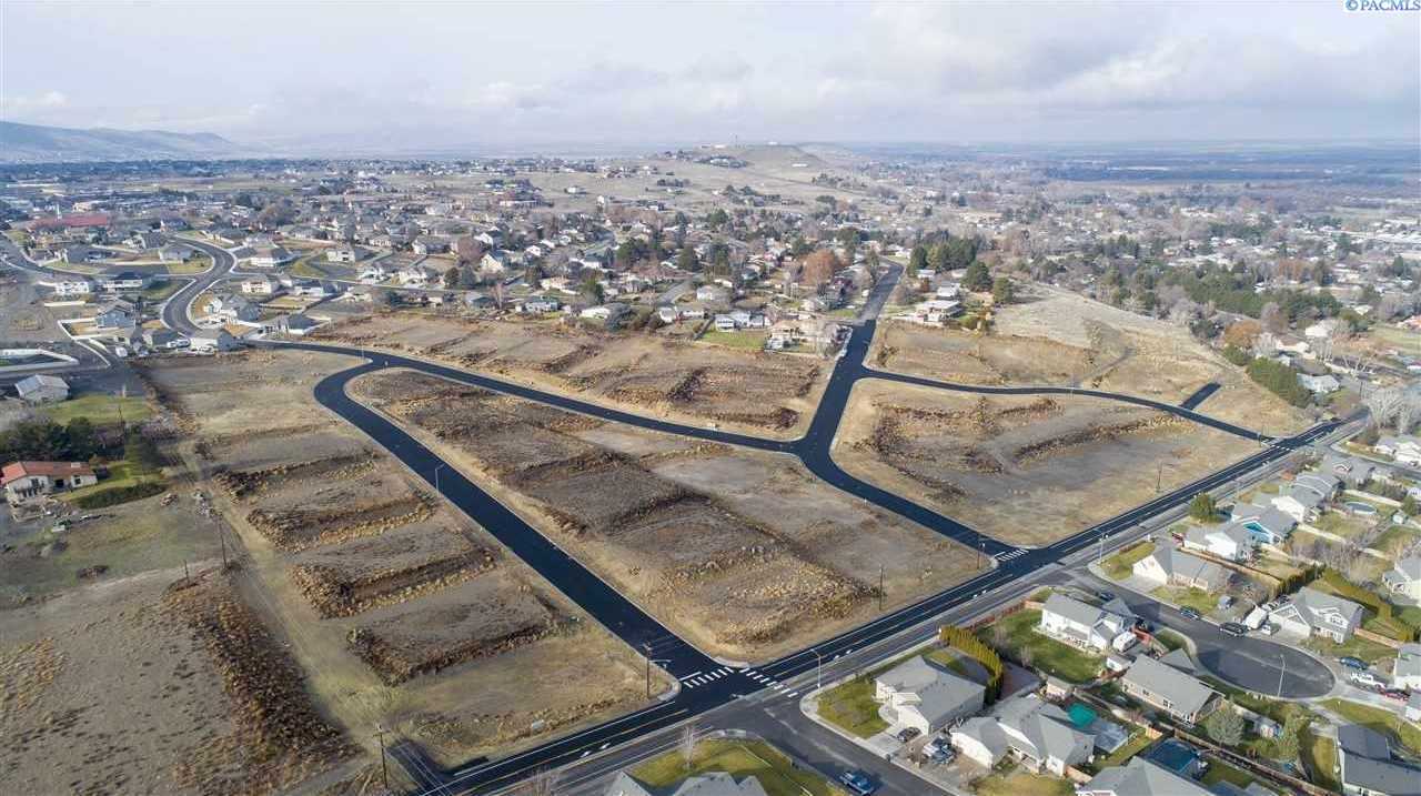 Photo of Newly Listed – 3850 Bing St, West Richland, WA 99353