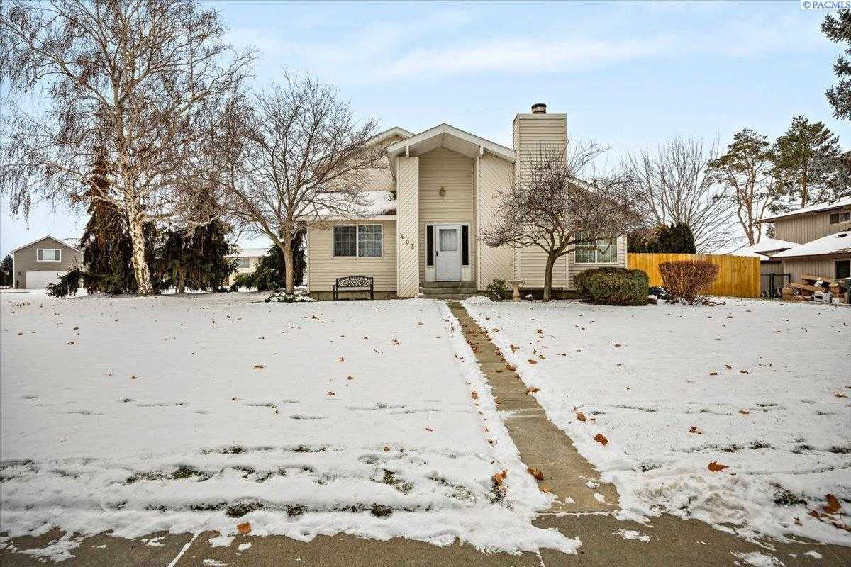 Photo of Newly Listed – 403 Broadmoor St, Richland, WA 99352