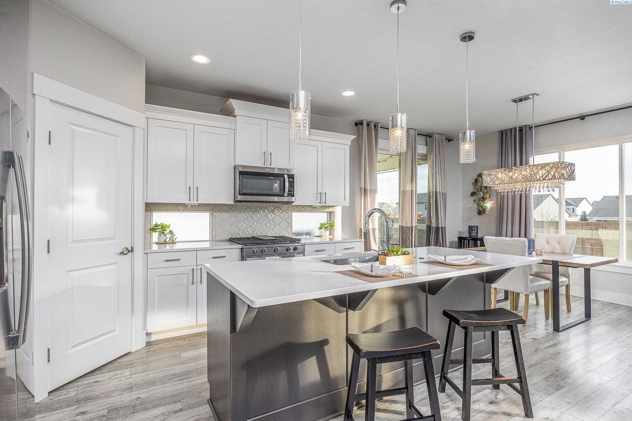 Photo of Newly Listed – 9712 Chinook Ct, Pasco, WA 99301