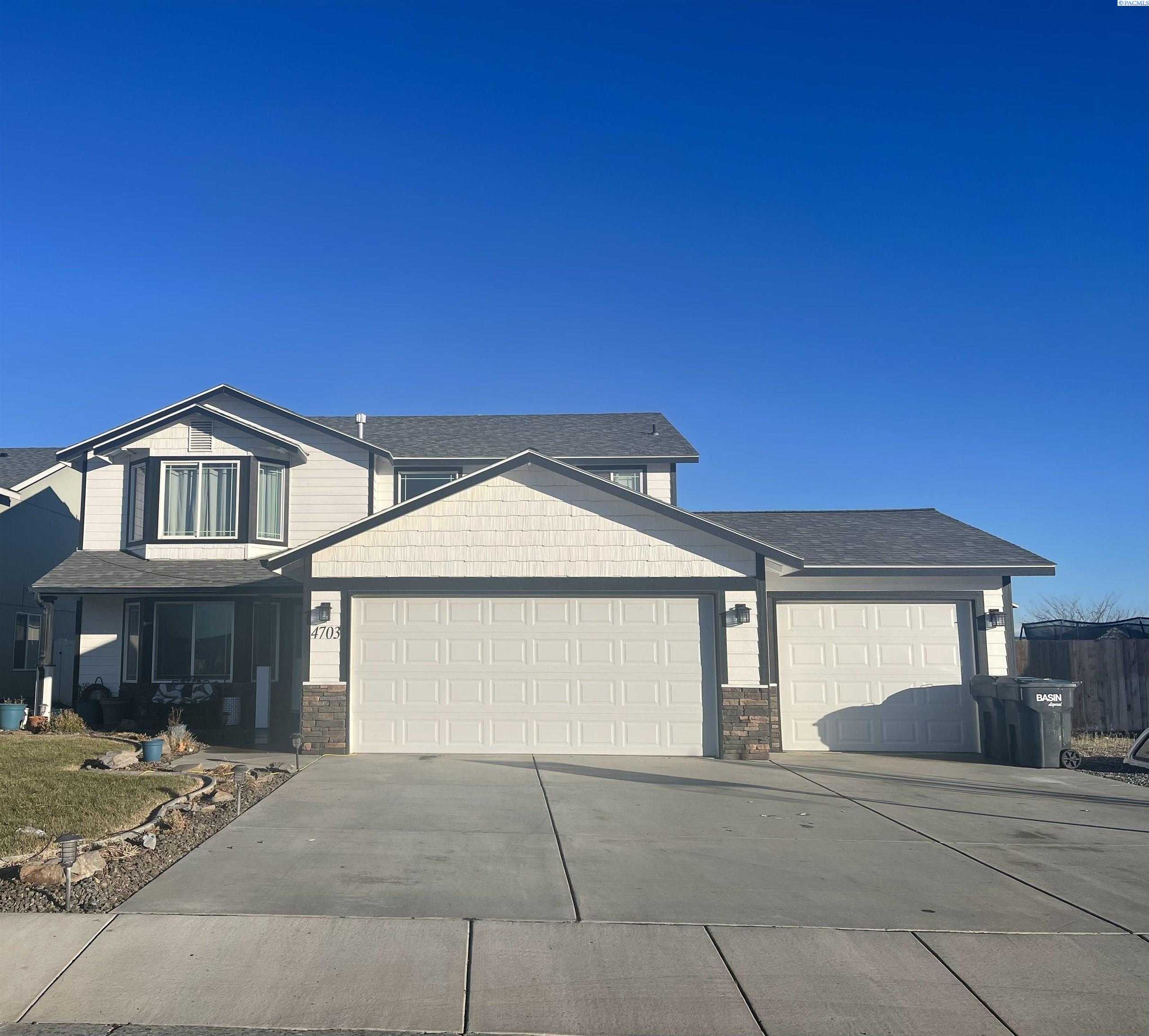 Photo of Newly Listed – 4703 Atlanta Ln, Pasco, WA 99301