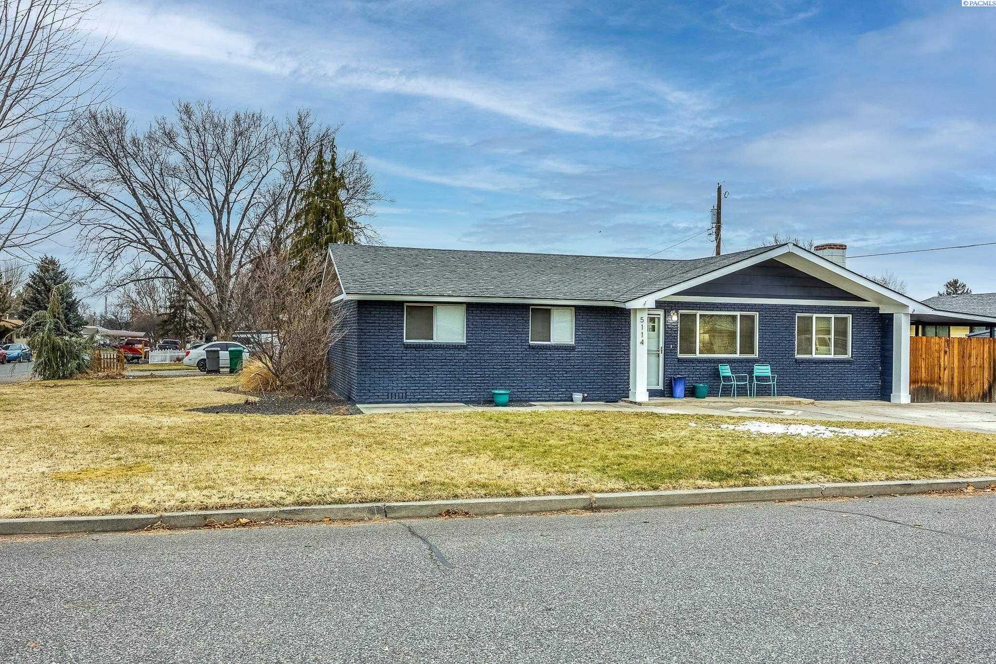 Photo of Newly Listed – 5114 W 6th Pl, Kennewick, WA 99336
