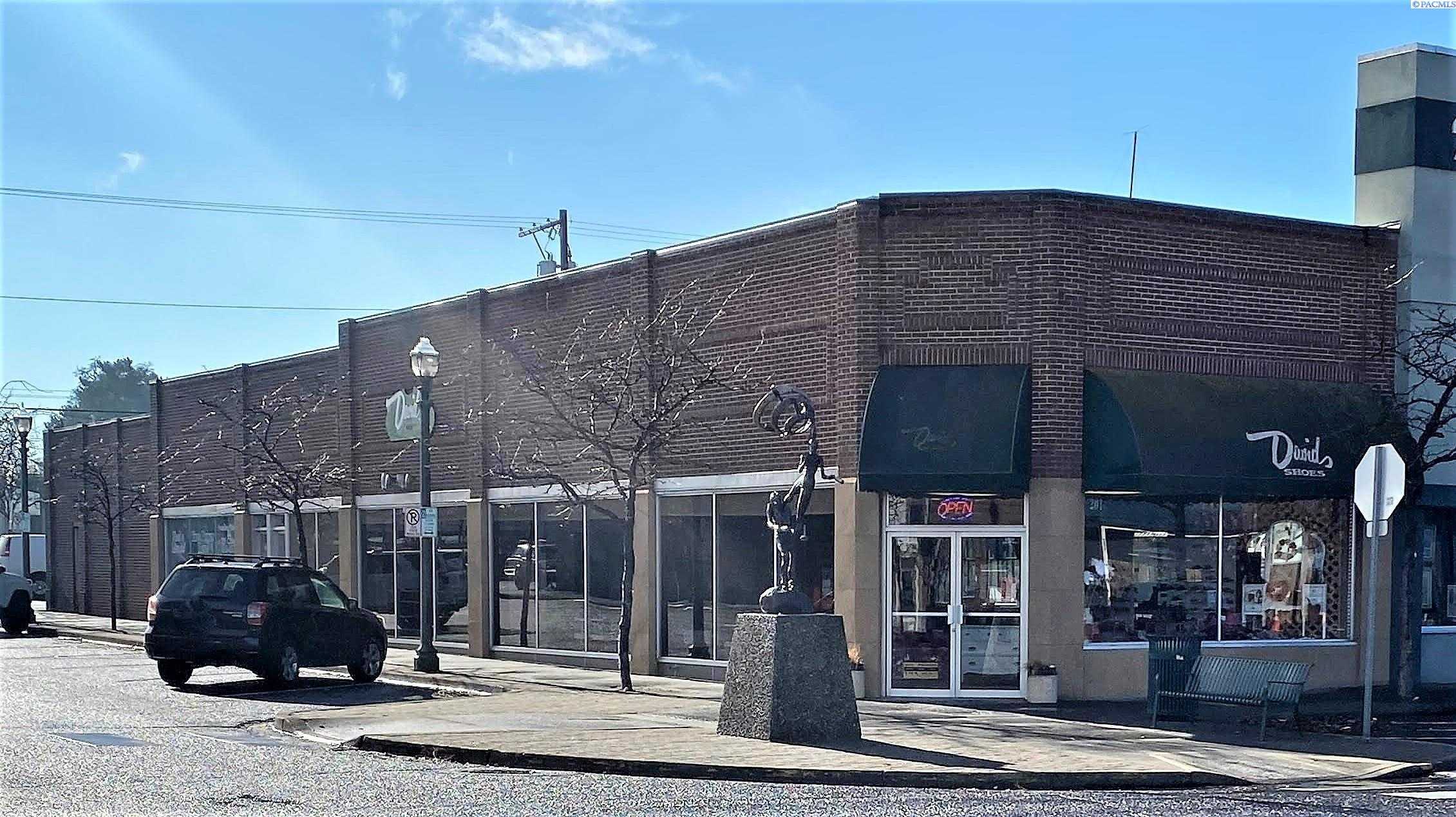 Photo of Newly Listed – 201 W Kennewick Ave, Kennewick, WA 99336