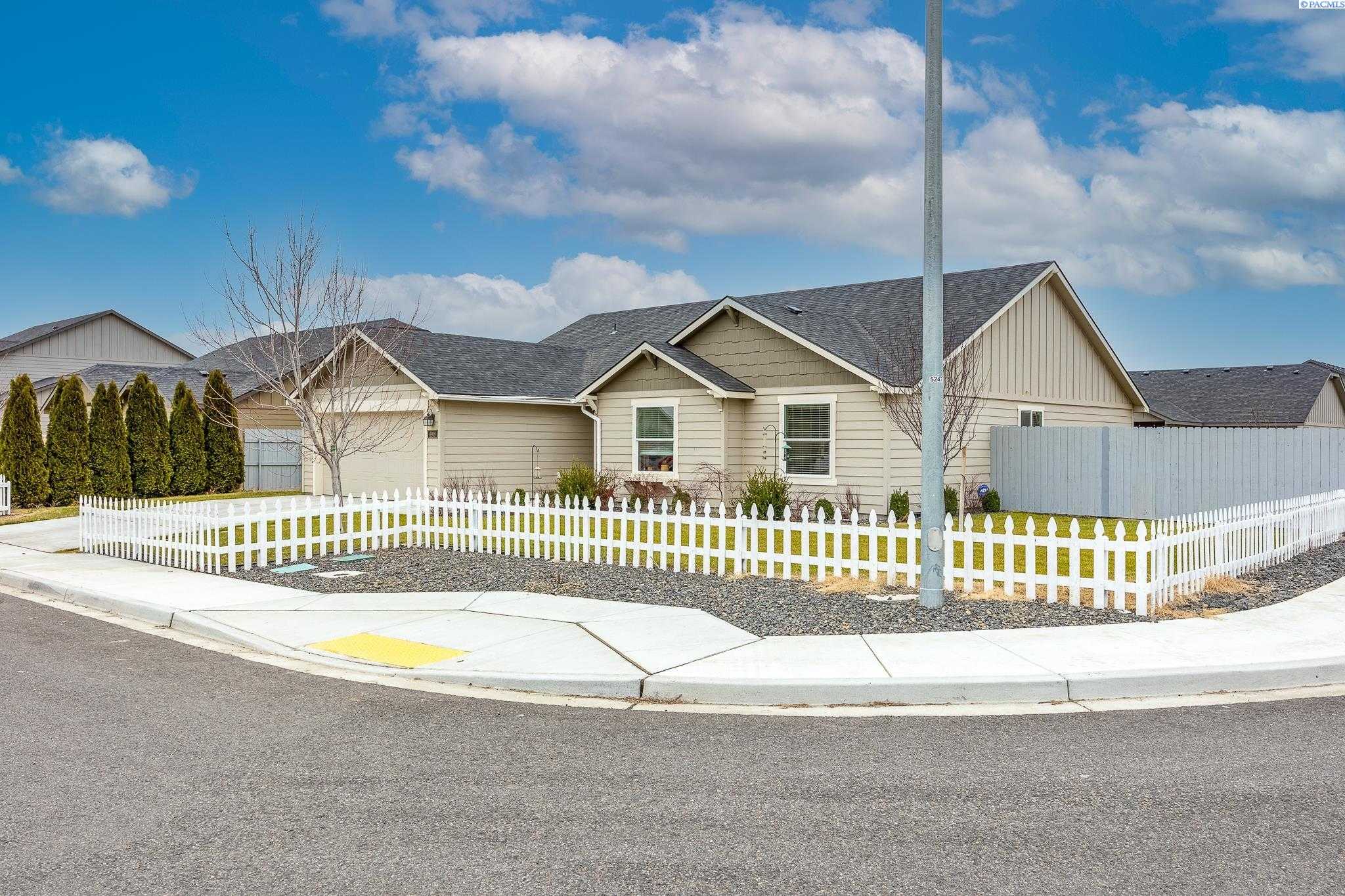 Photo of Newly Listed – 6918 Crooked River Ct, Pasco, WA 99301