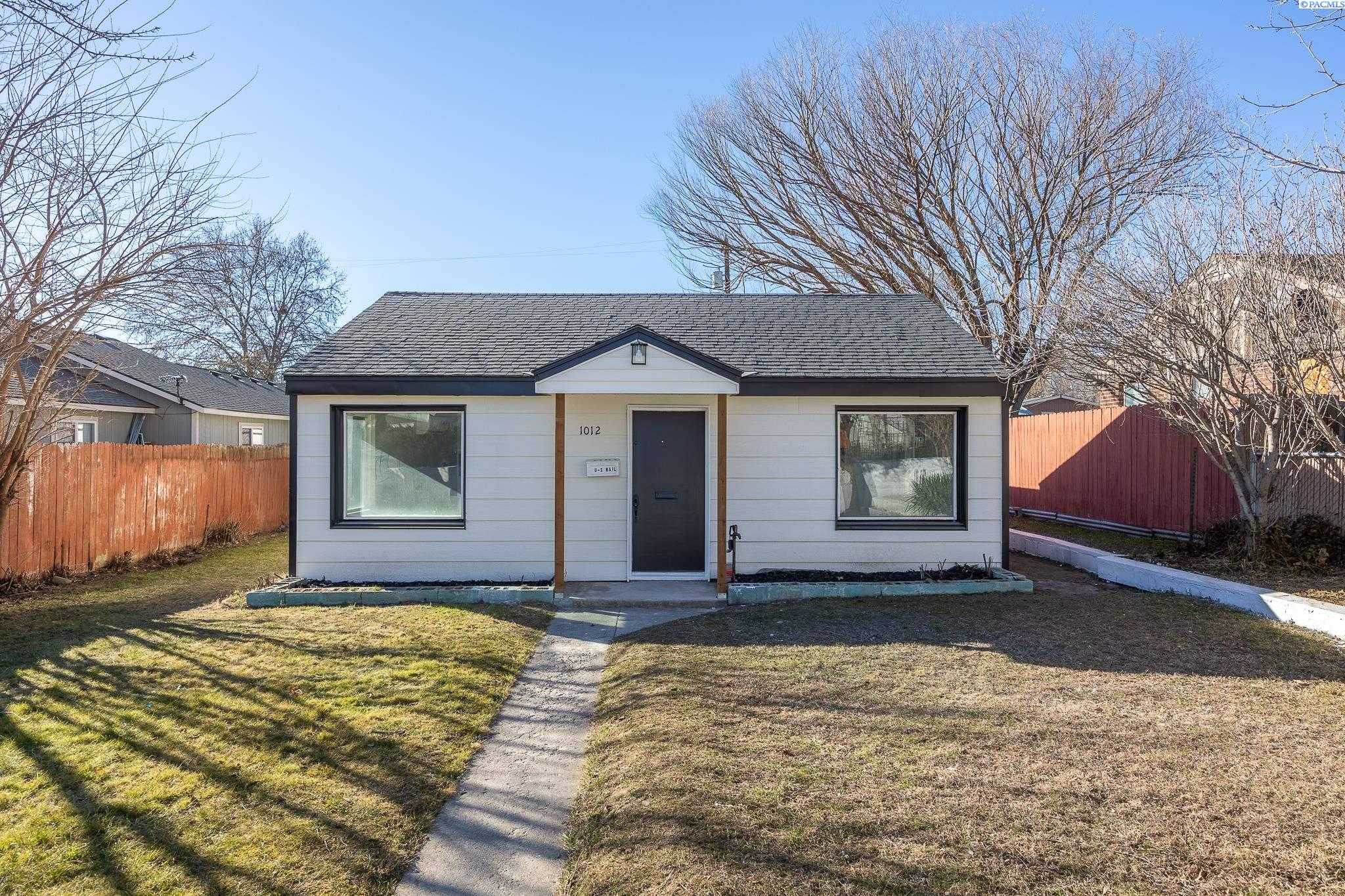 Photo of Newly Listed – 1012 S 5th Ave, Pasco, WA 99301
