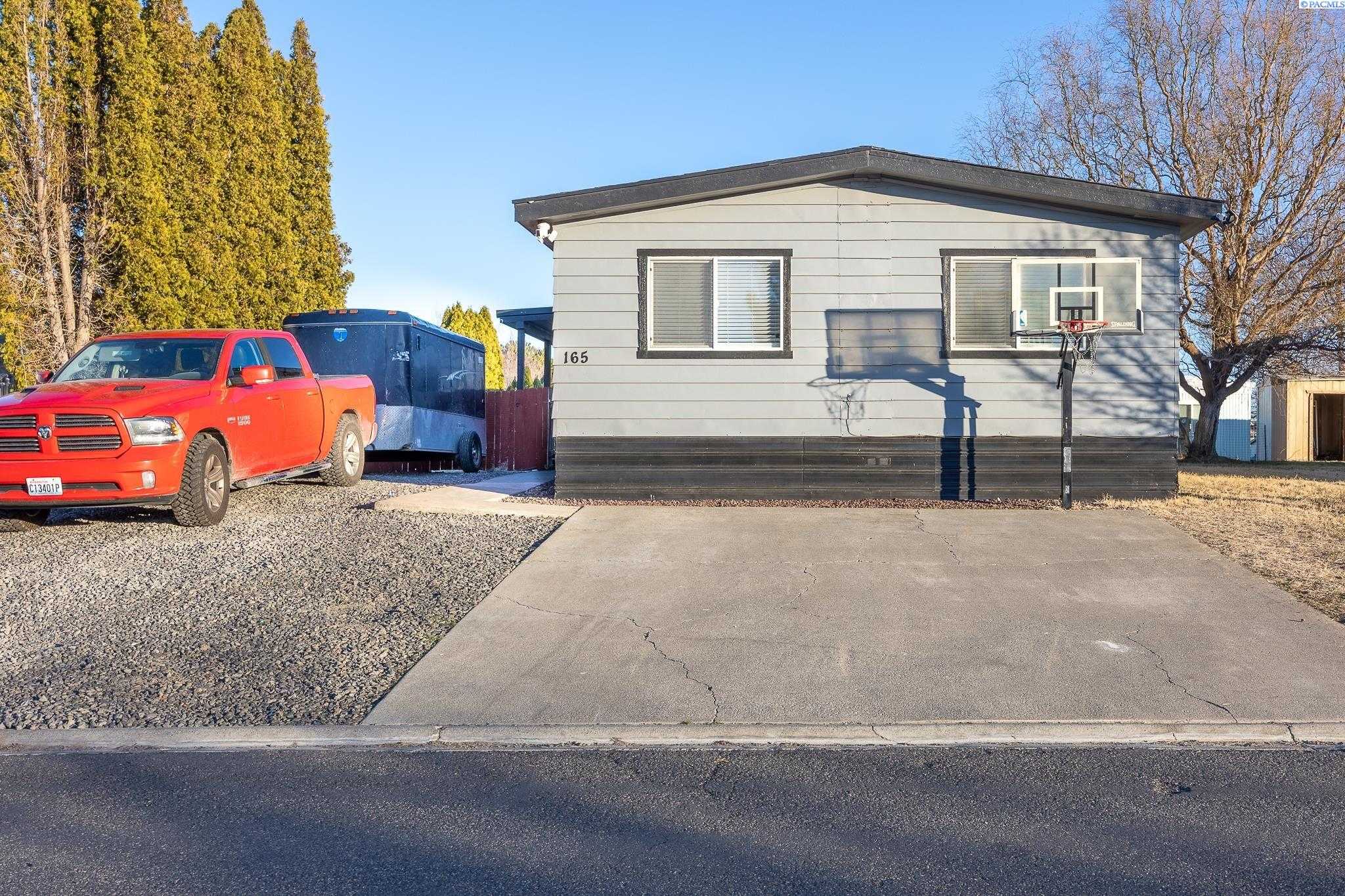 Photo of Newly Listed – 165 Cedarwood Ct, Richland, WA 99352