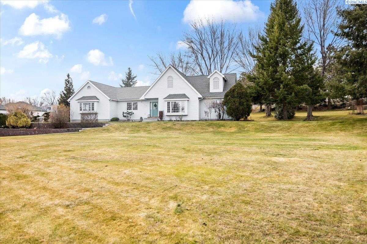 Photo of Newly Listed – 2643 Appaloosa Way, Richland, WA 99352