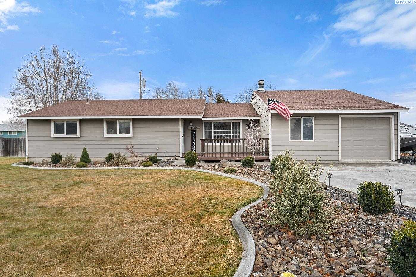 Photo of Newly Listed – 1707 S Tacoma St, Kennewick, WA 99337