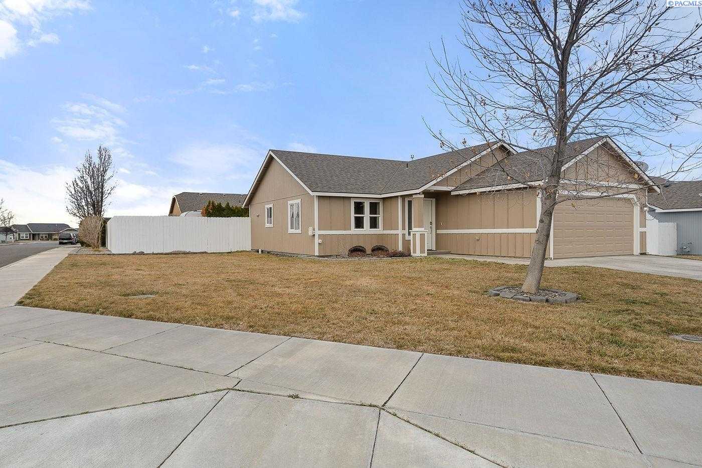 Photo of Newly Listed – 5608 Westport, Pasco, WA 99301