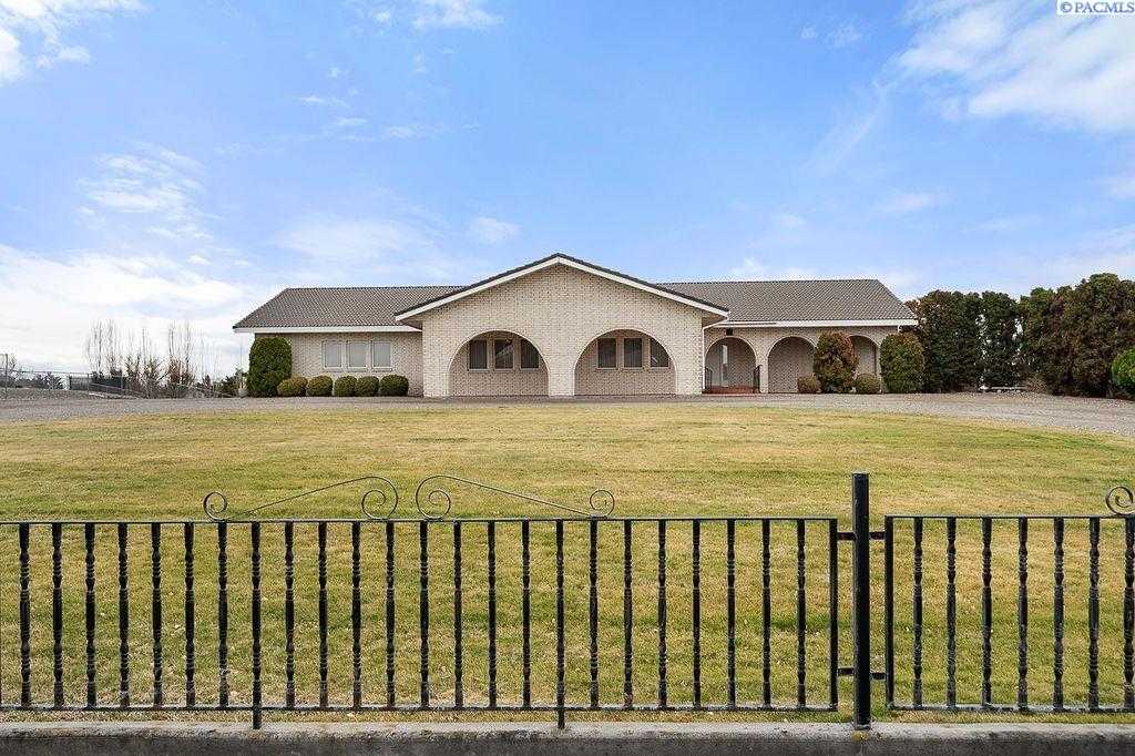 Photo of Newly Listed – 5420 W Livingston, Pasco, WA 99301