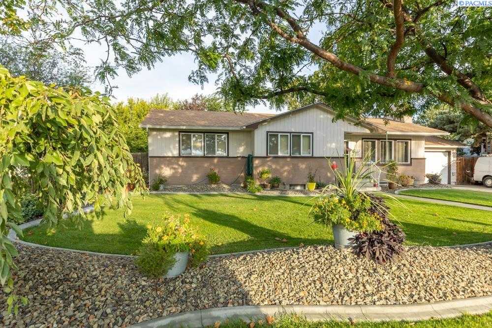 Photo of Newly Listed – 411 N Underwood St, Kennewick, WA 99336
