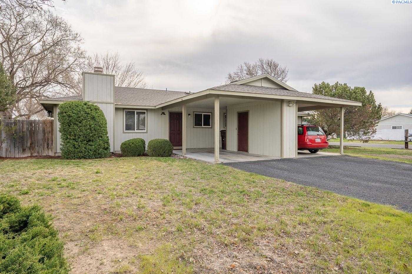 Photo of Newly Listed – 2214 W 12th Ave, Kennewick, WA 99337