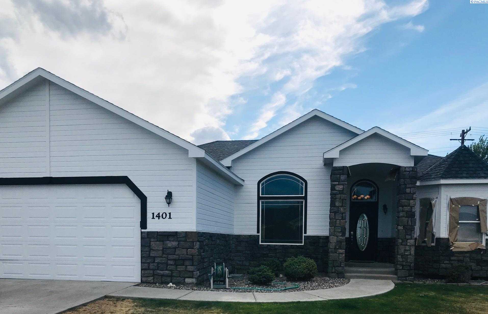 Photo of Newly Listed – 1401 S 45th, West Richland, WA 99353