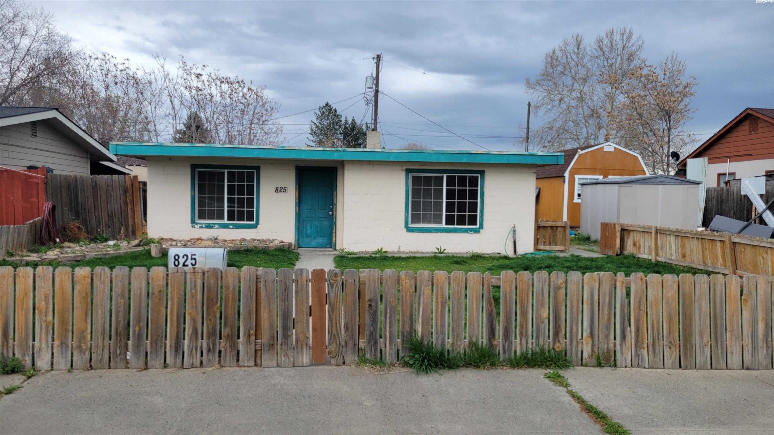 Photo of Newly Listed – 825 S Ivy St., Kennewick, WA 99336