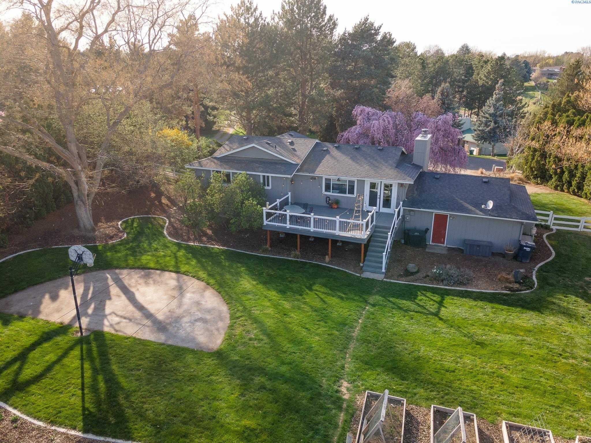 Photo of Newly Listed – 100411 E Vaca Road, Kennewick, WA 99338