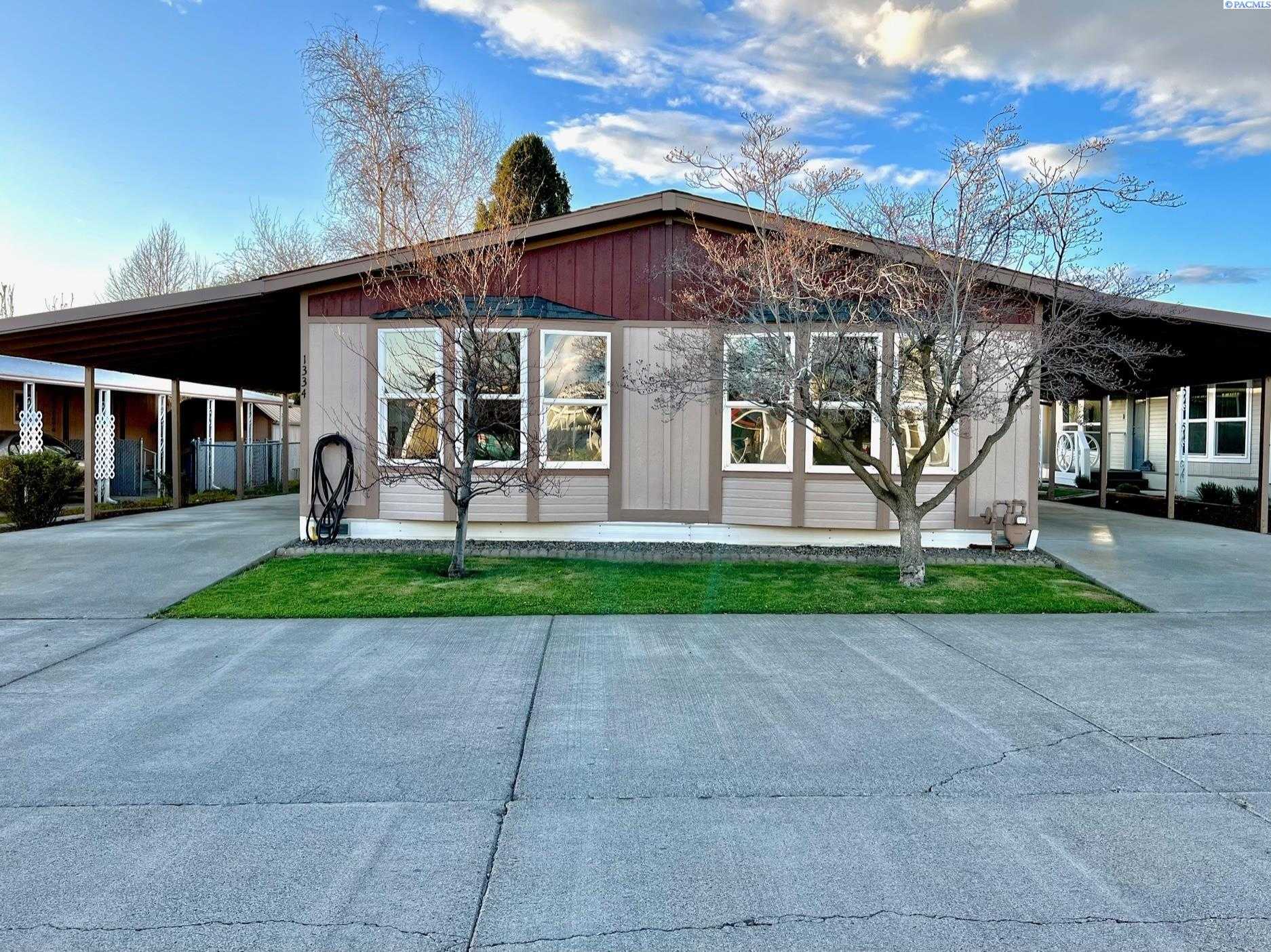 Photo of Newly Listed – 1334 Rancho Villa Dr, Walla Walla, WA 99362