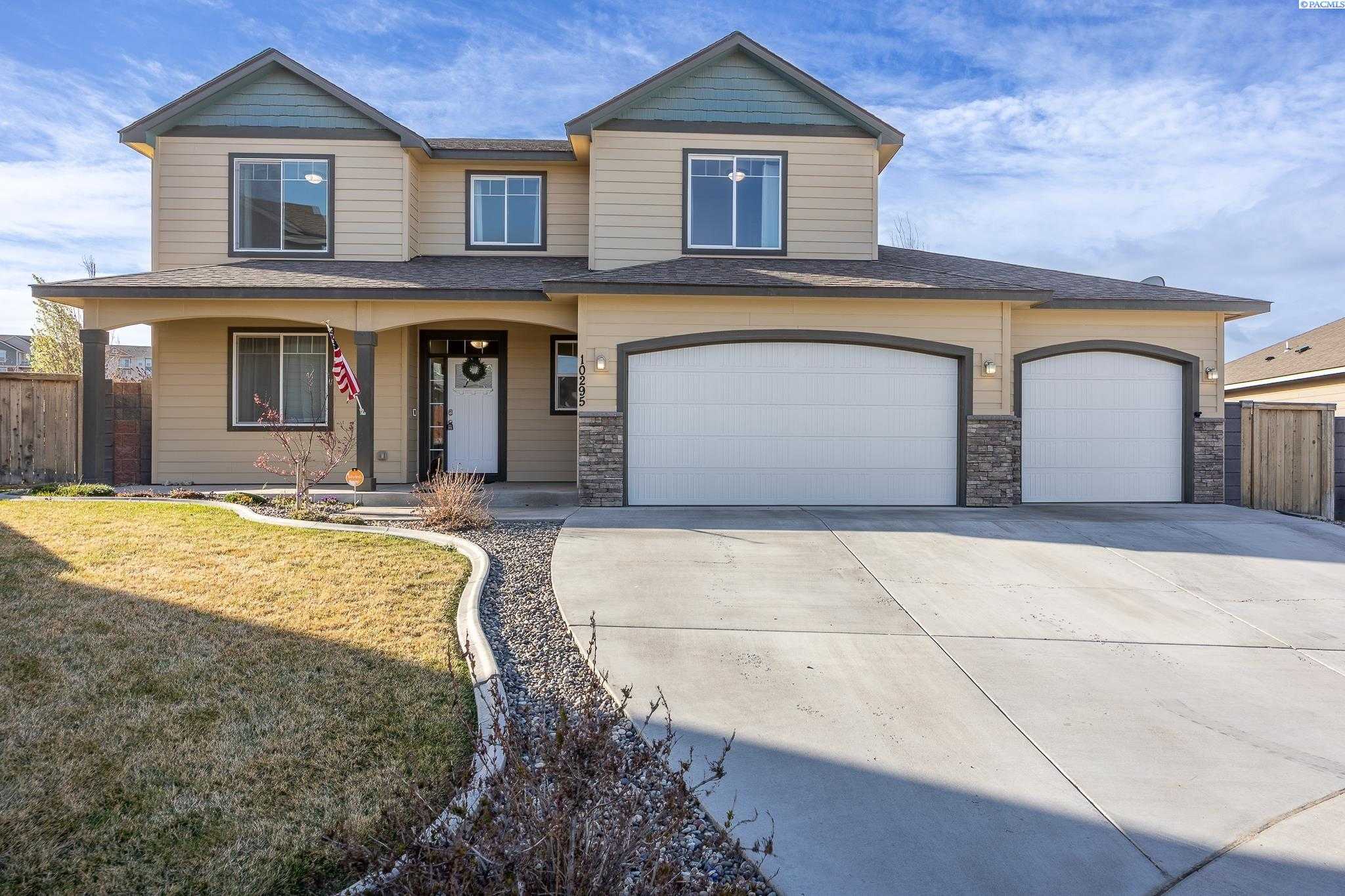 Photo of Newly Listed – 10295 W 18th Ct, Kennewick, WA 99338