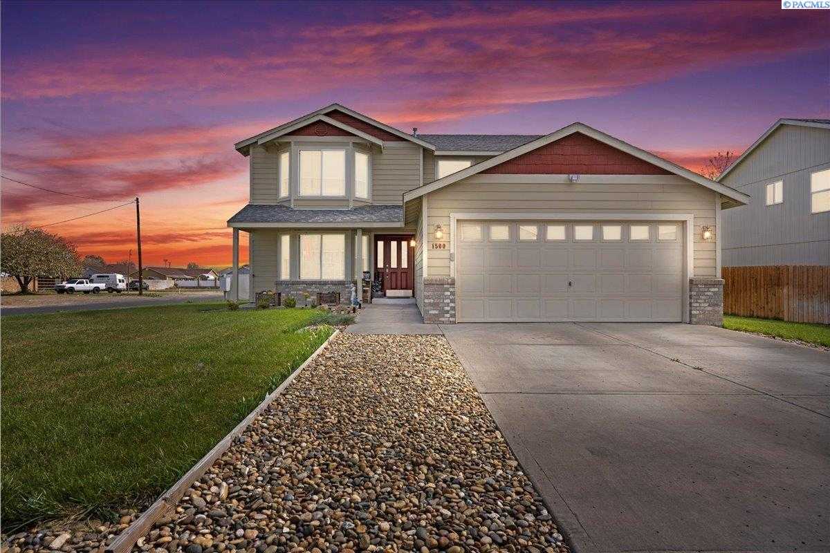 Photo of Newly Listed – 1500 Bountiful Ave, Sunnyside, WA 98944