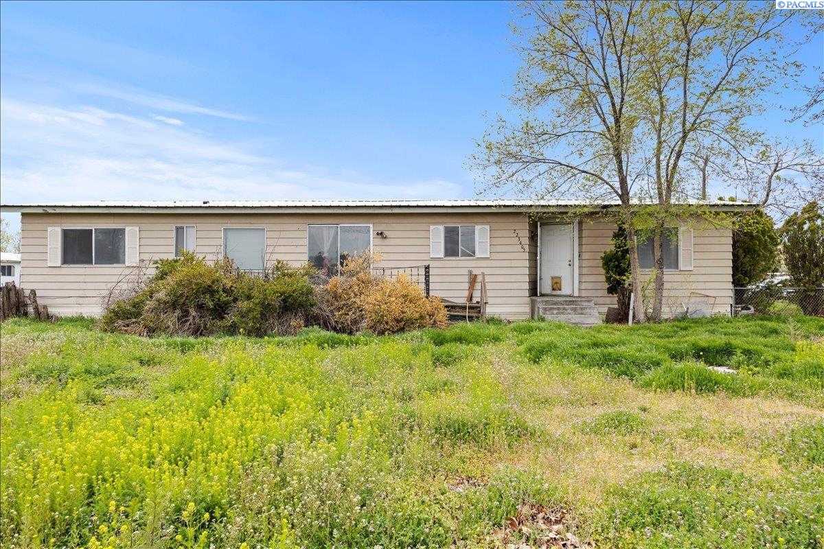 Photo of Newly Listed – 223405 E Cochran Rd, Kennewick, WA 99337
