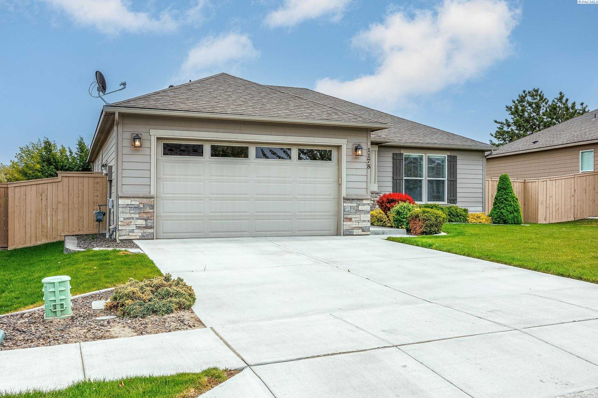 Photo of Newly Listed – 1178 N Montana, Kennewick, WA 99336