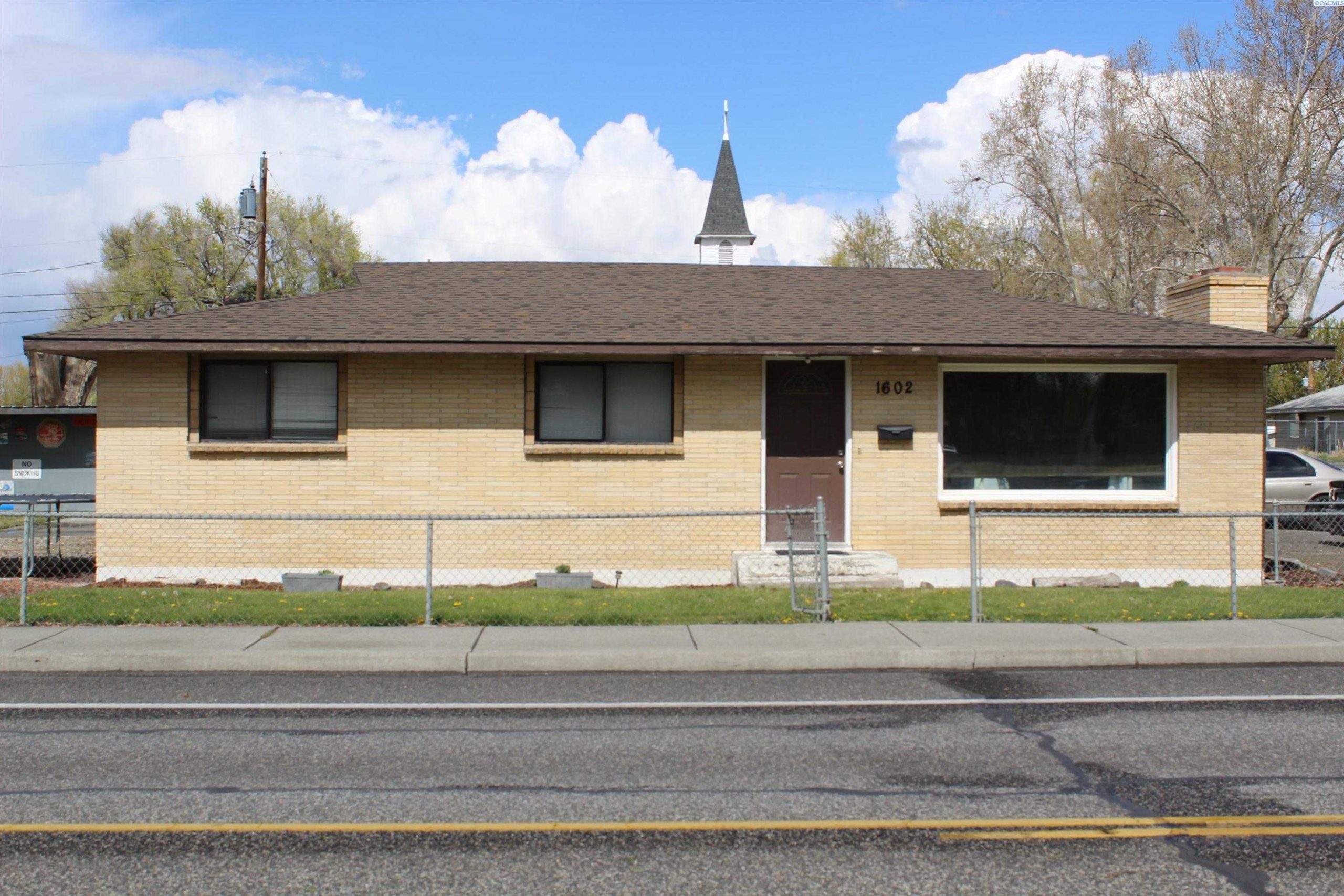 Photo of Newly Listed – 1602 W 4th Ave., Kennewick, WA 99336
