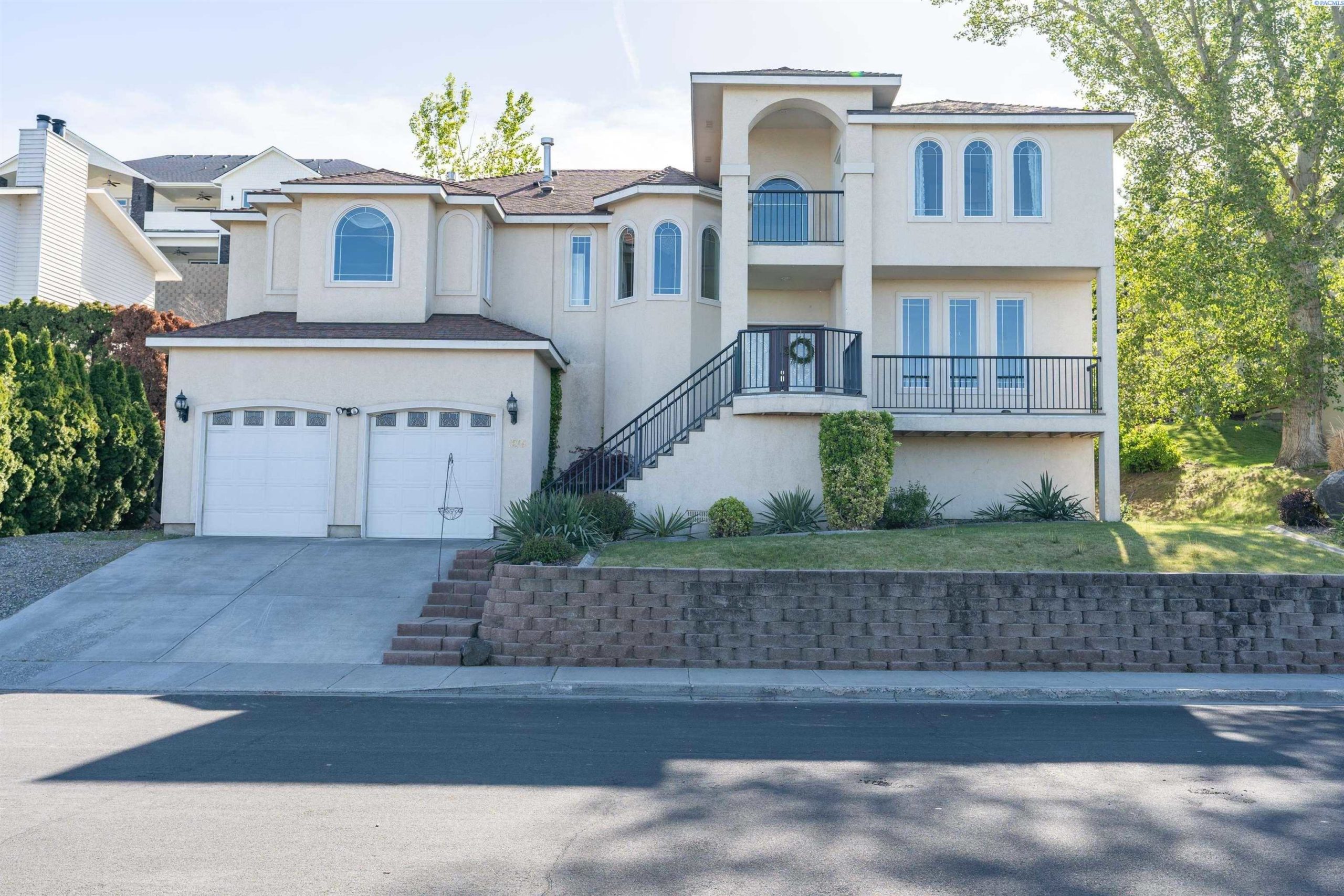 Photo of Newly Listed – 1219 Brentwood, Richland, WA 99352