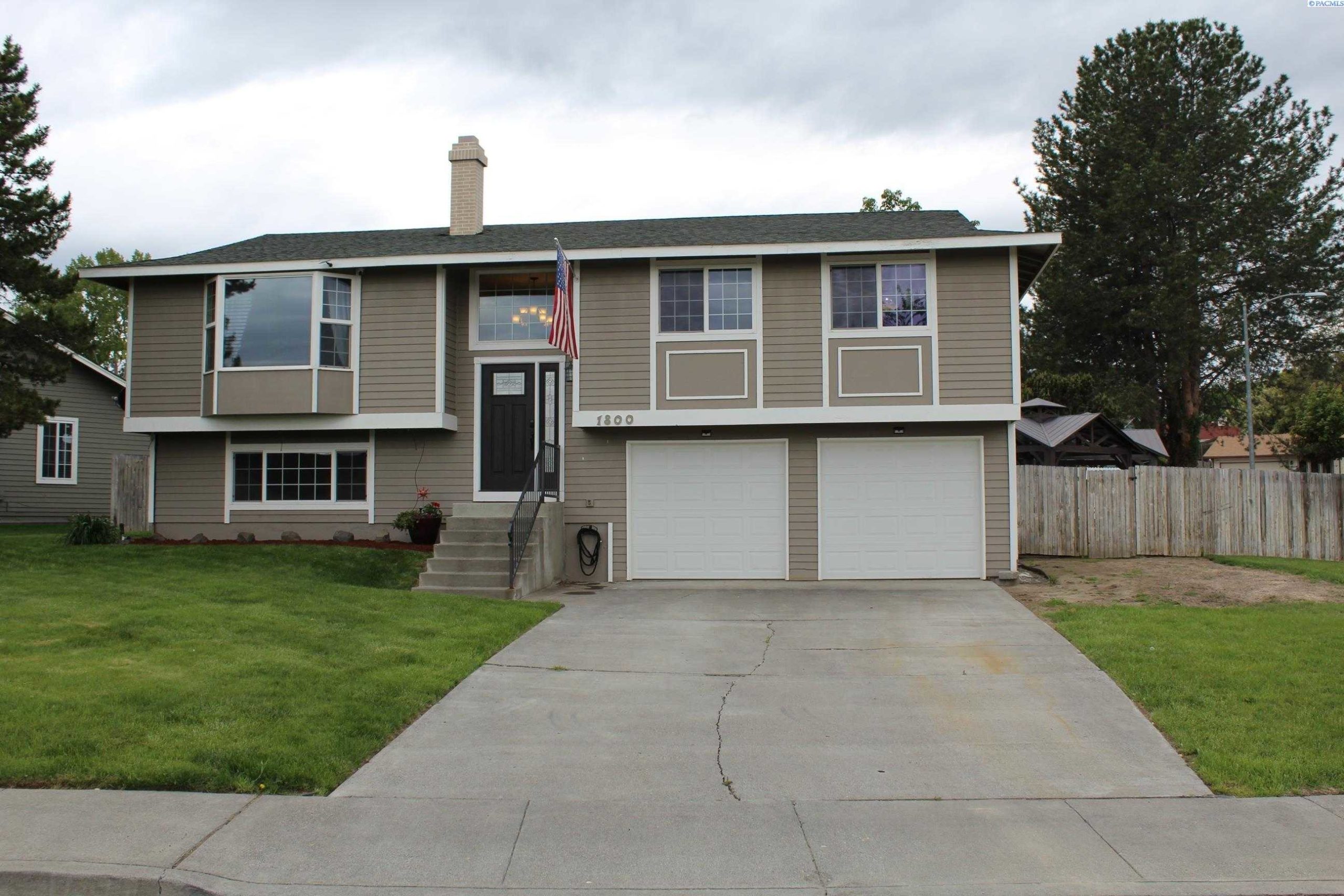 Photo of Newly Listed – 1800 S Lyle St., Kennewick, WA 99337