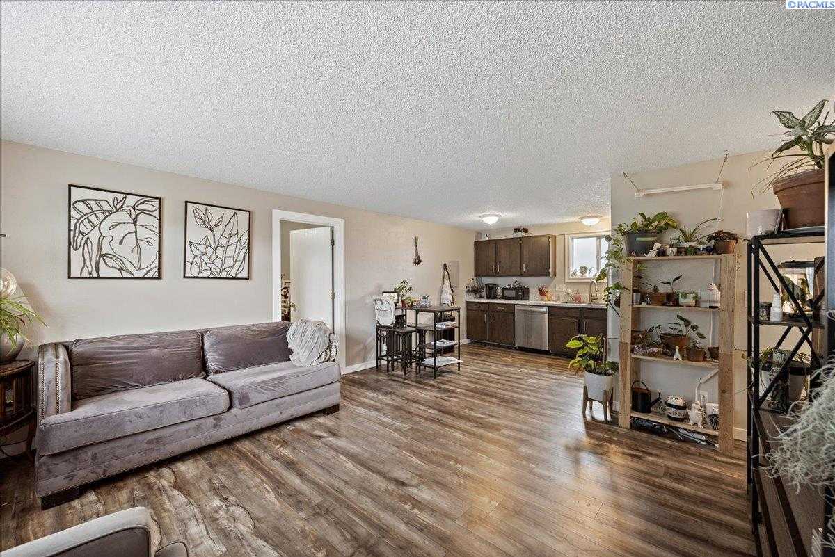 Photo of Newly Listed – 4509 Klamath, Kennewick, WA 99336