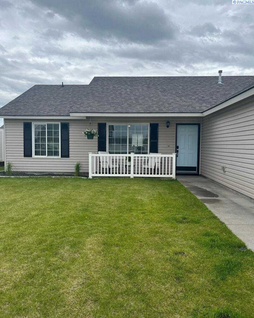Photo of Newly Listed – 5705 Tieton Lane, Pasco, WA 99301