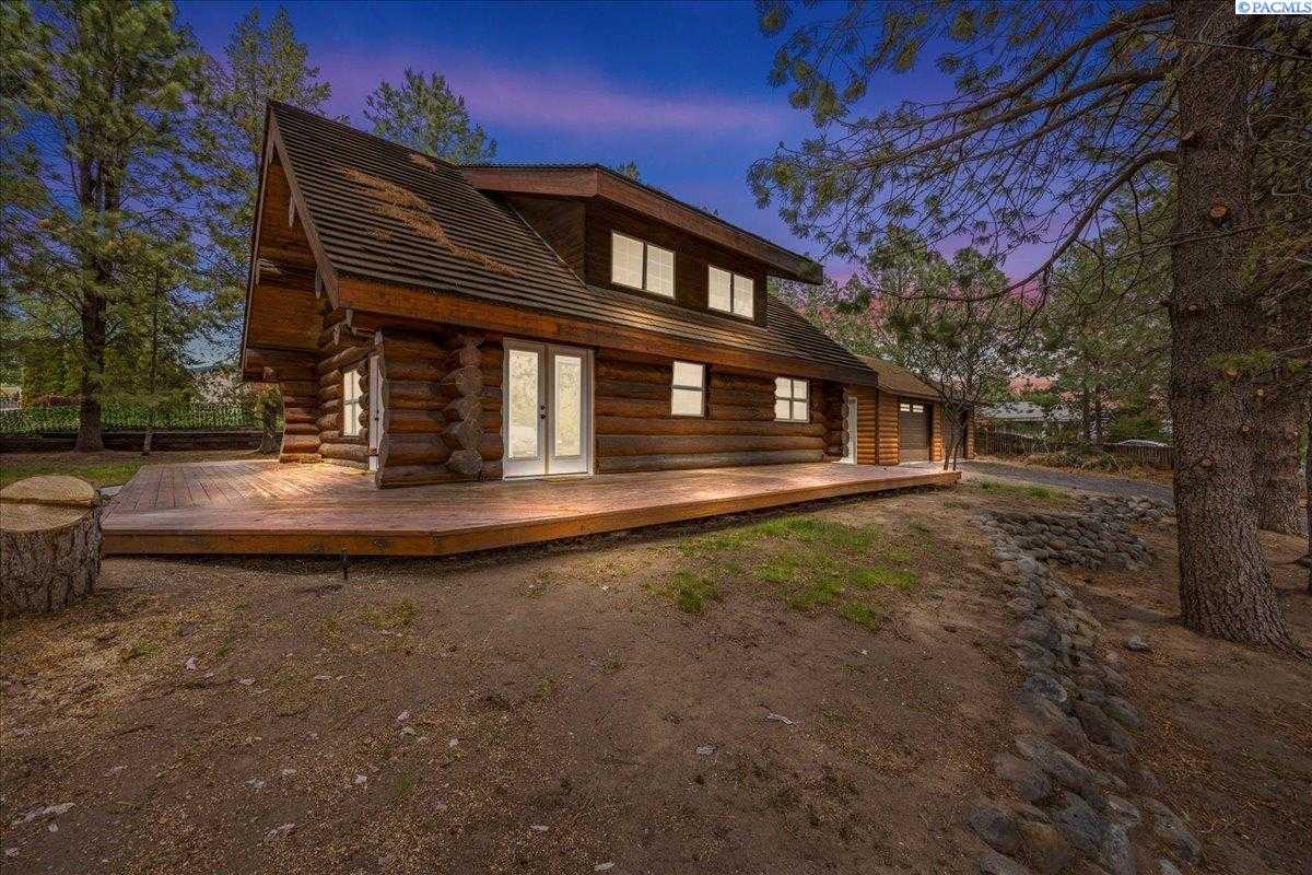 Photo of Newly Listed – 500 E Edison St, Connell, WA 99326