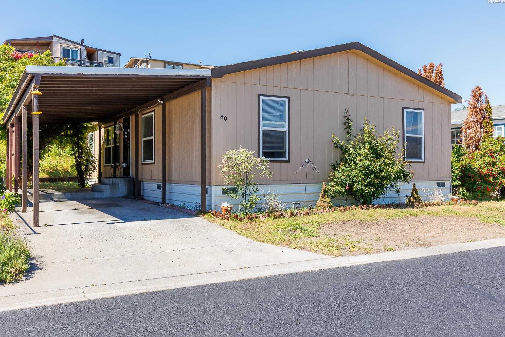 Photo of Newly Listed – 80 Ridgecliff Dr, Richland, WA 99352