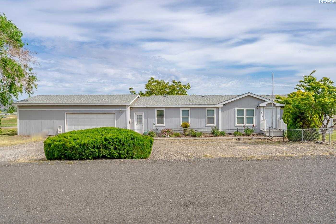 Photo of Newly Listed – 22002 E Apple Dr, Benton City, WA 99320