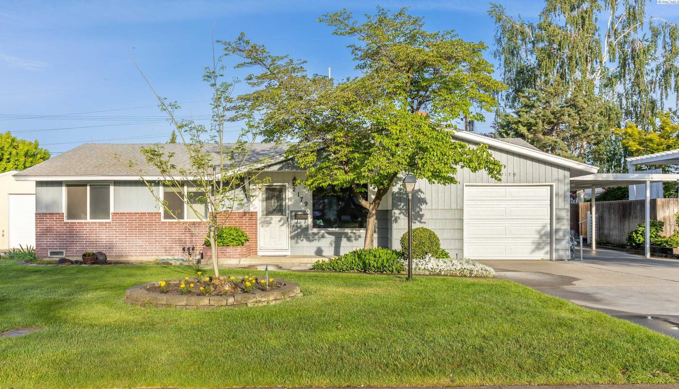 Photo of Newly Listed – 2179 Newcomer Ave, Richland, WA 99354