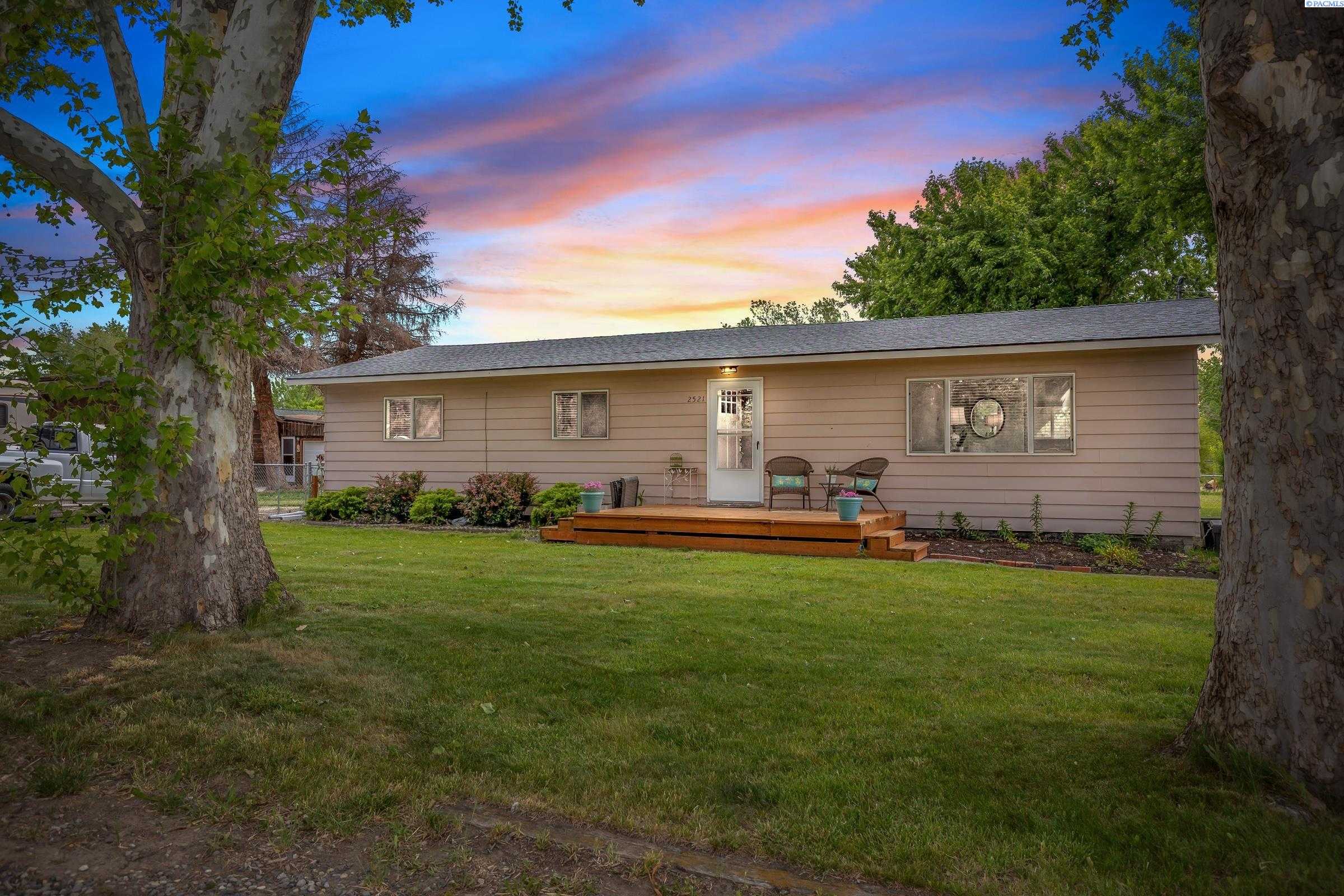 Photo of Newly Listed – 2521 S Myrtle Street, Kennewick, WA 99337