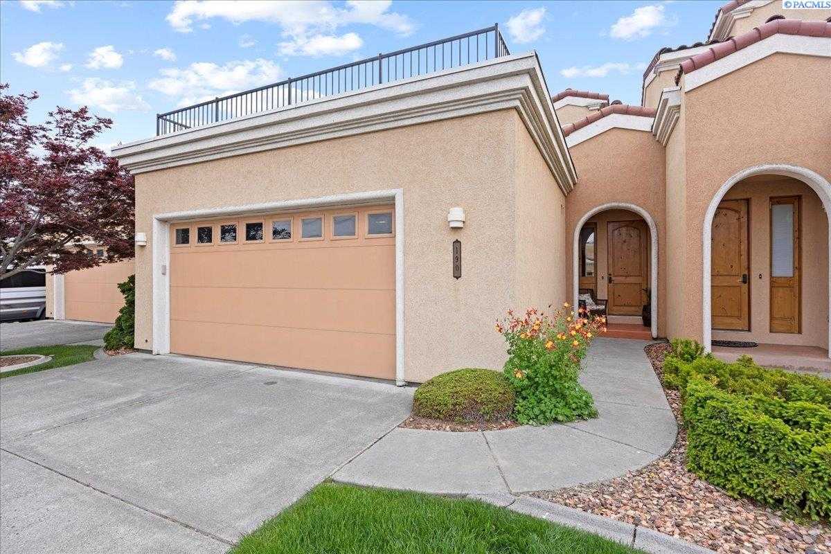 Photo of Newly Listed – 190 Bradley Blvd, Richland, WA 99352