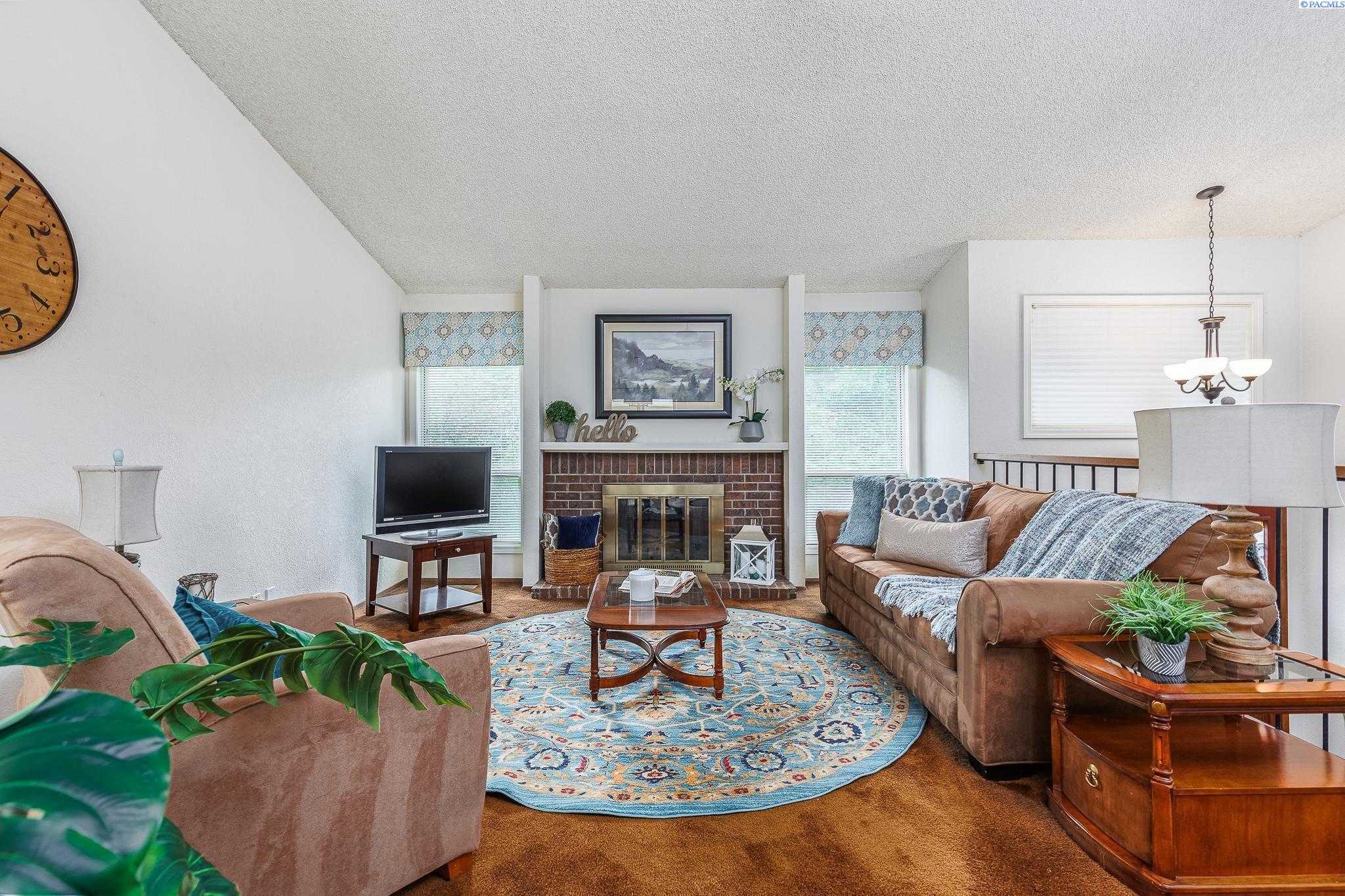 Photo of Newly Listed – 114 Sherman, Richland, WA 99354