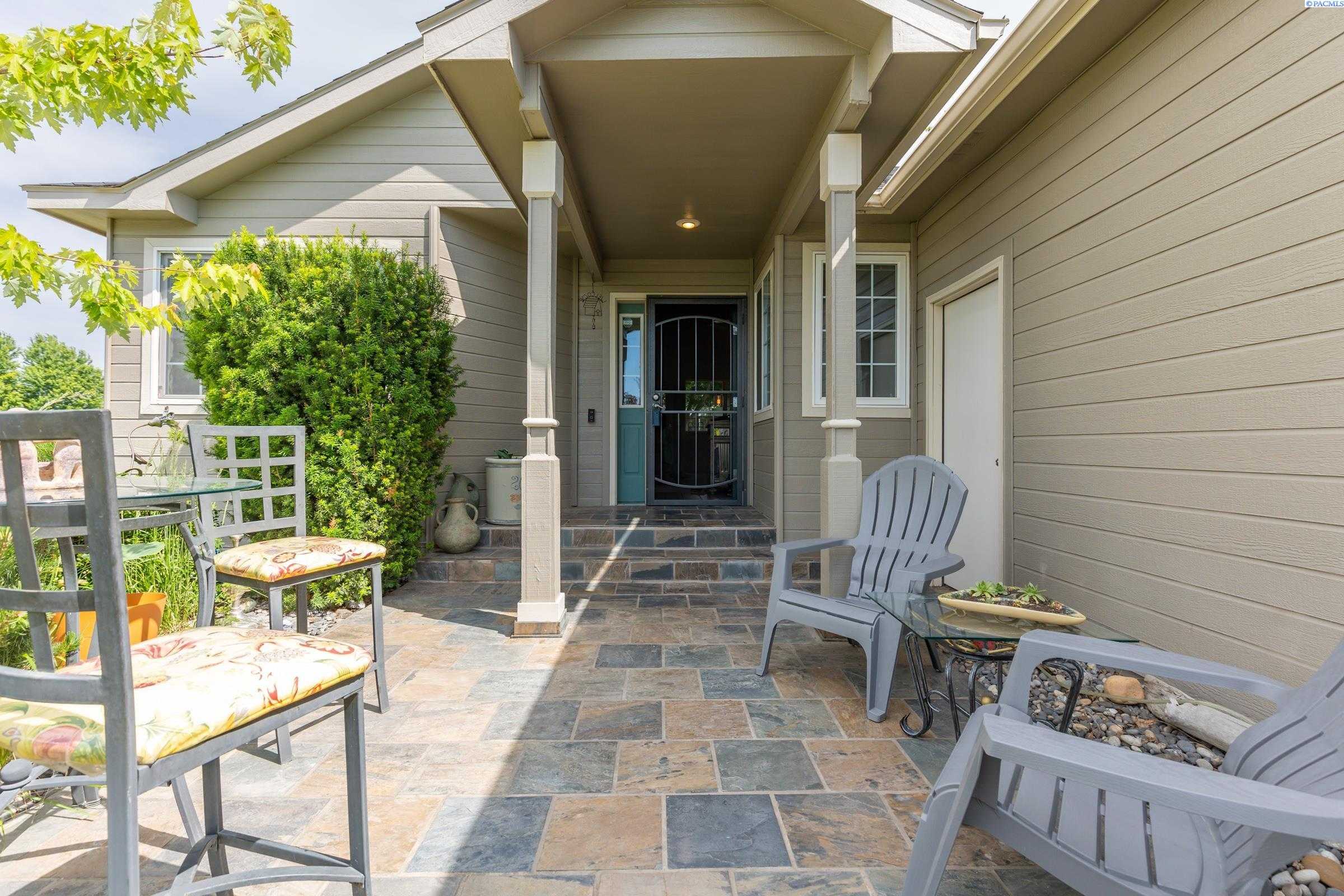 Photo of Newly Listed – 101 Augusta Lane, Pasco, WA 99301