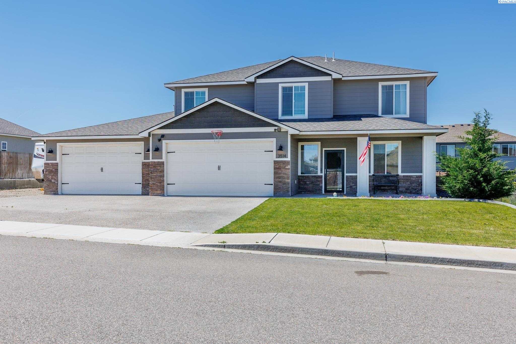 Photo of Newly Listed – 3514 Reserve Lane, Pasco, WA 99301