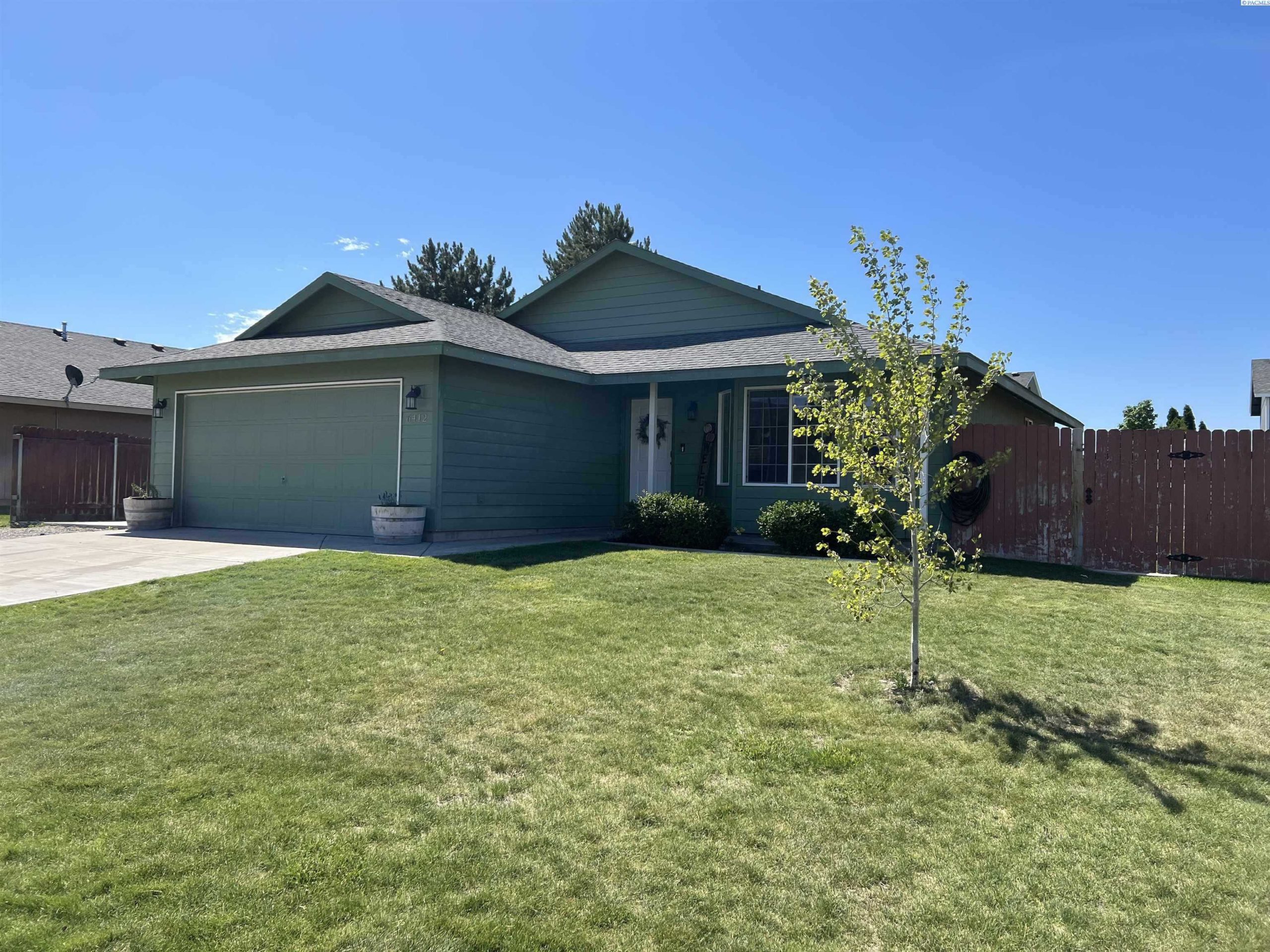 Photo of Newly Listed – 6412 Robinson Dr., Pasco, WA 99301