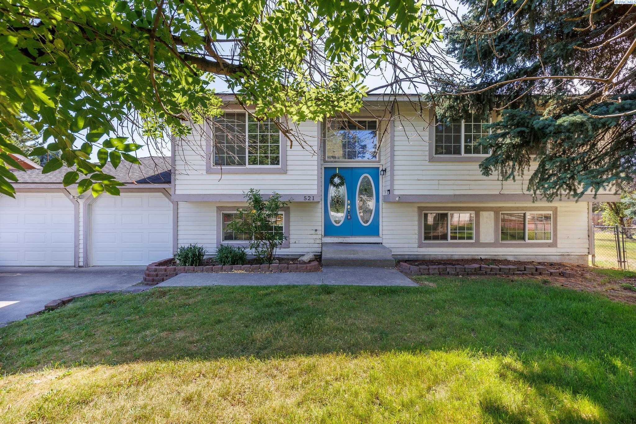 Photo of Newly Listed – 521 Doubletree Ct, Richland, WA 99354