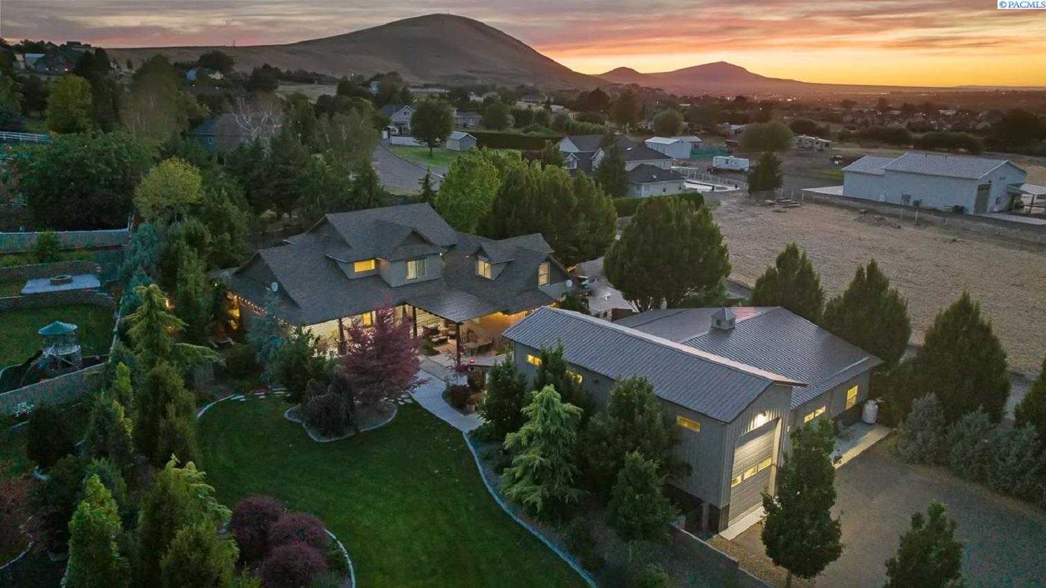 Photo of Newly Listed – 4851 Rau Ln, Richland, WA 99352