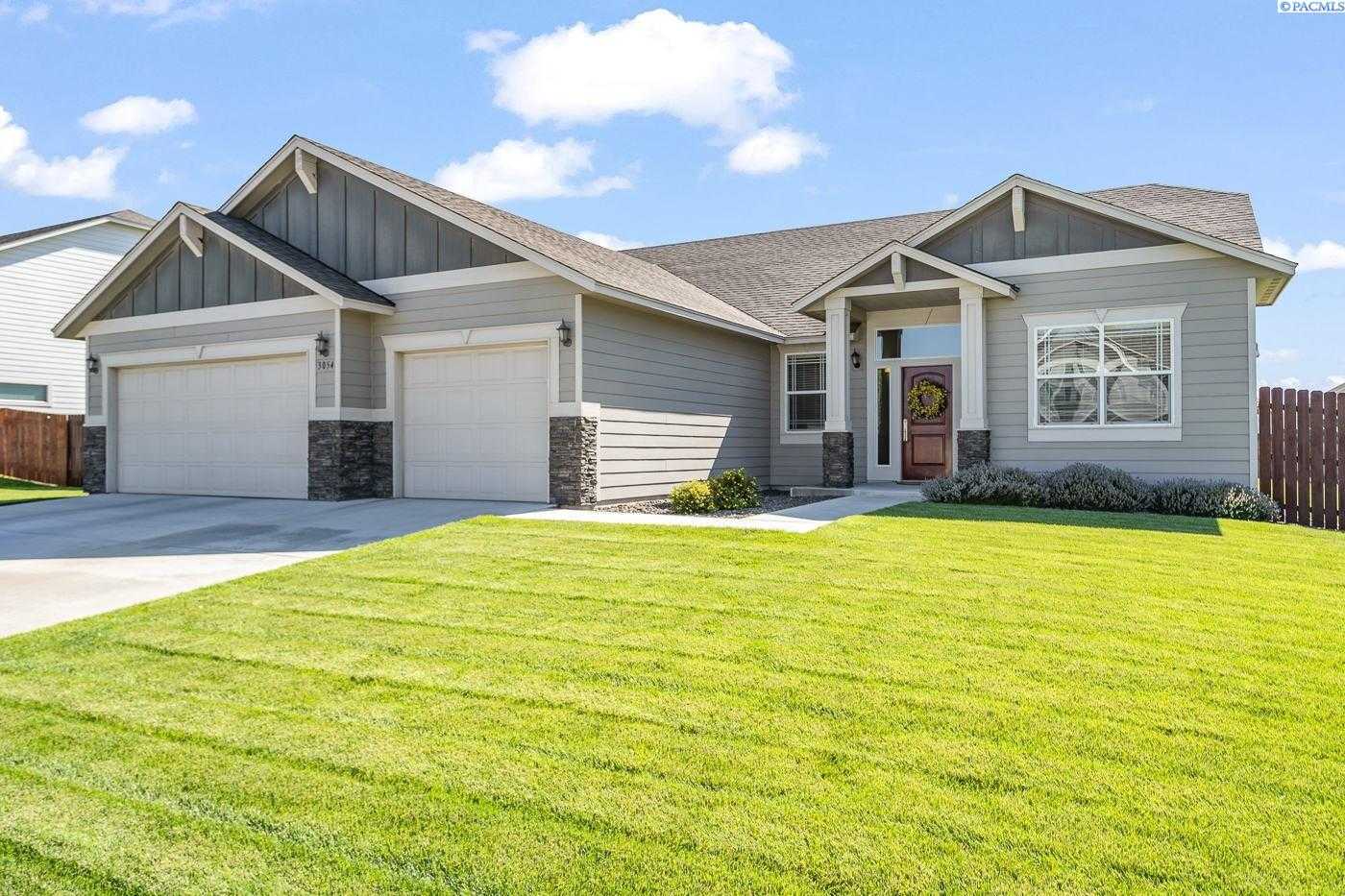 Photo of Newly Listed – 3054 Sugar Plum Ave, West Richland, WA 99353