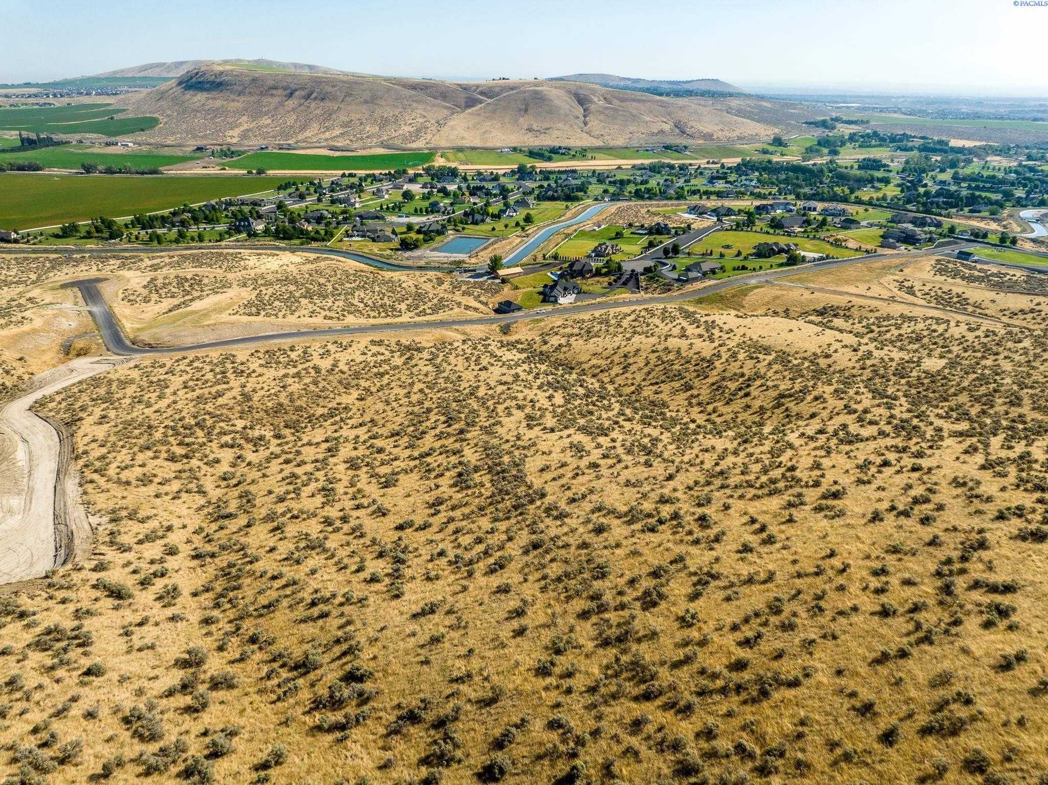 Photo of Newly Listed – 73925 Homestead Rd, Kennewick, WA 99338