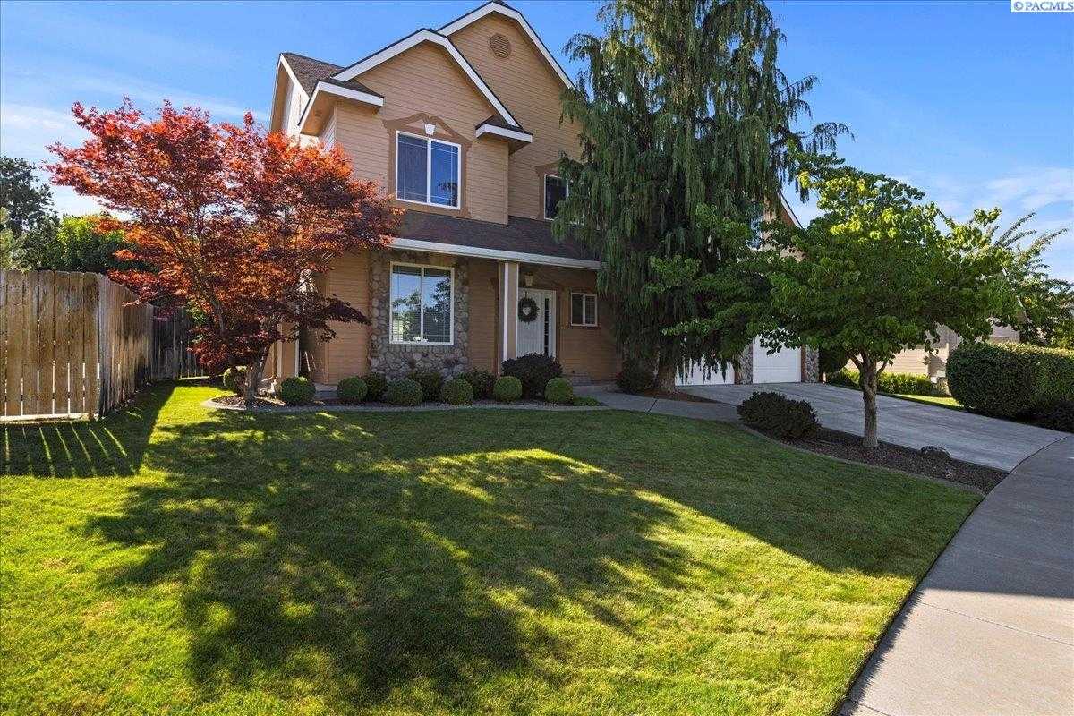 Photo of Newly Listed – 2048 Newhaven Loop, Richland, WA 99352