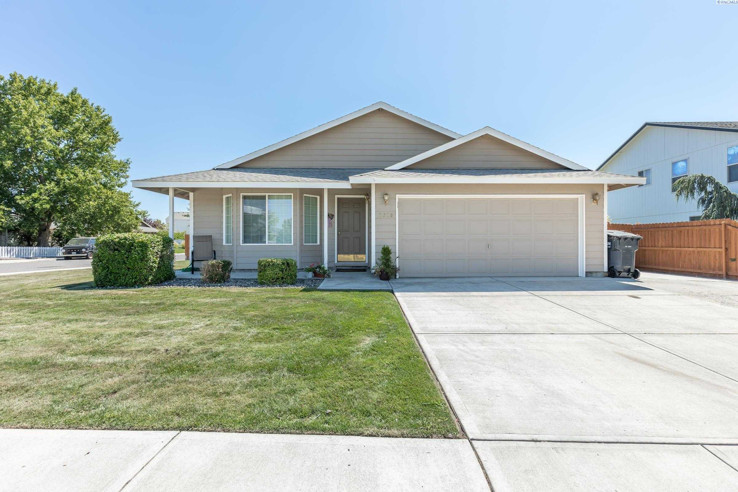 Photo of Newly Listed – 7608 Estevan Dr, Pasco, WA 99301