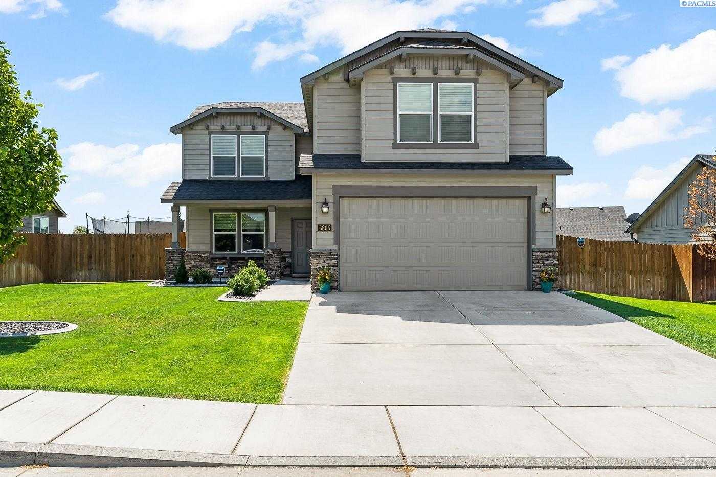 Photo of Newly Listed – 6806 Three Rivers Dr, Pasco, WA 99301