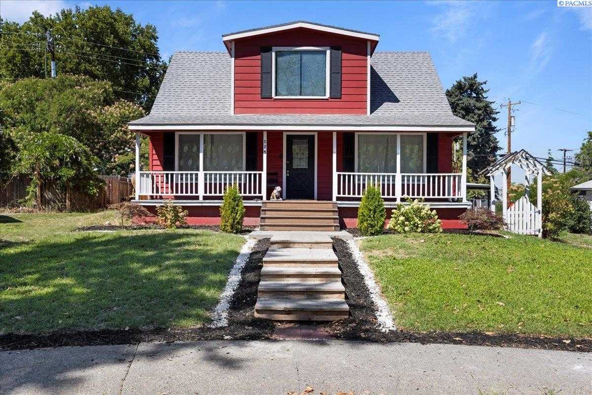 Photo of Newly Listed – 125 N Newport St, Kennewick, WA 99336