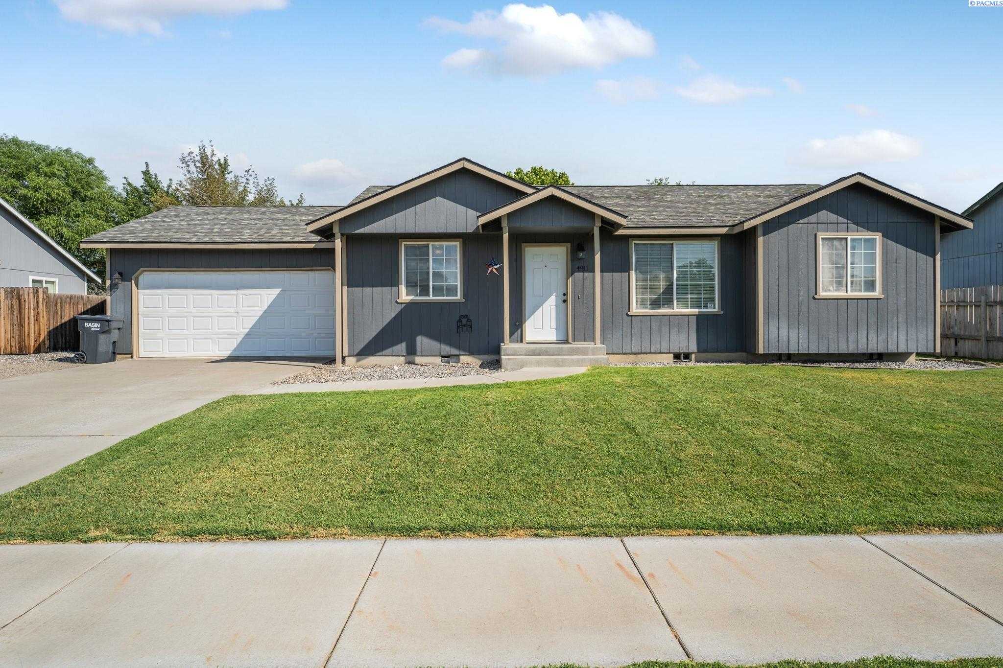 Photo of Newly Listed – 4911 Sahara Dr, Pasco, WA 99301