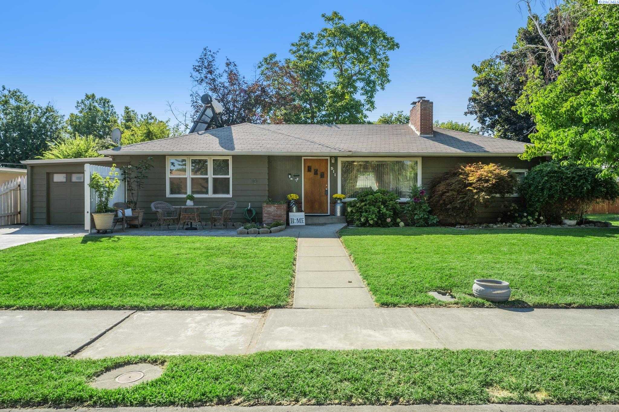 Photo of Newly Listed – 511 N Fisher St, Kennewick, WA 99336