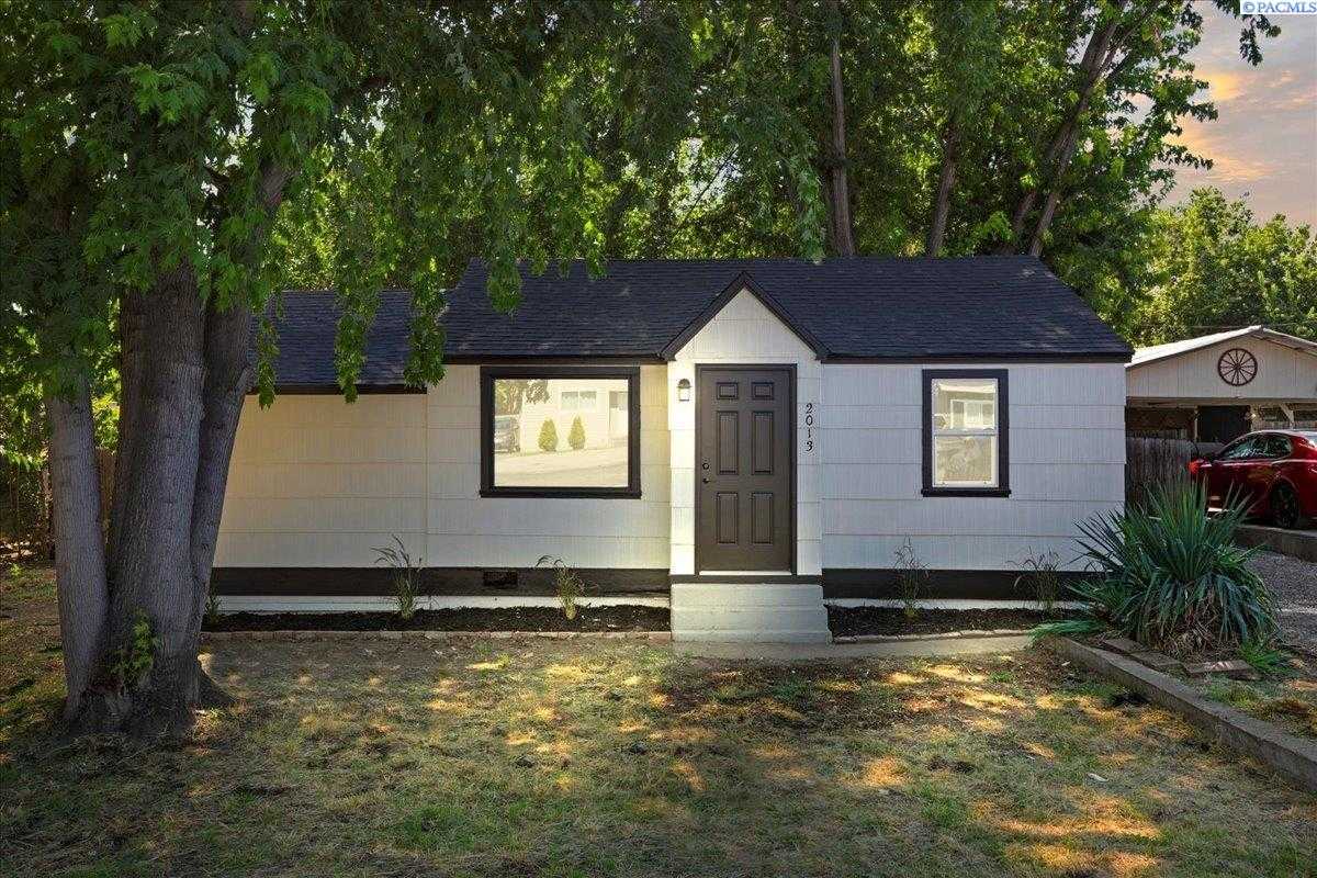 Photo of Newly Listed – 2013 W 4th Ave, Kennewick, WA 99336